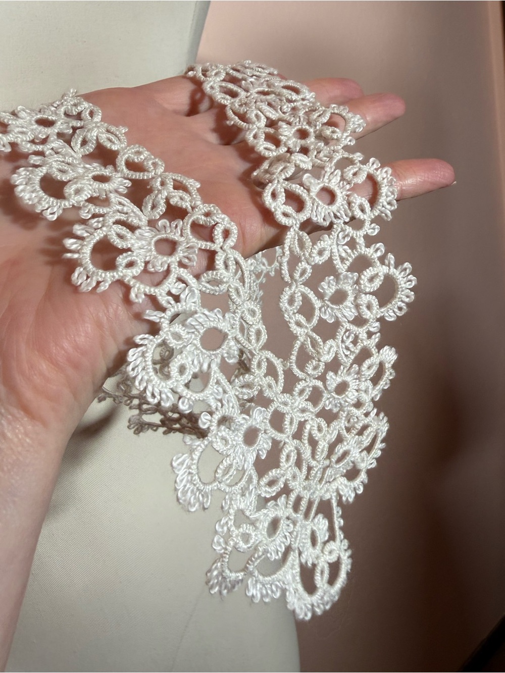 Vintage Victorian Handmade white floral lace collar necklace 24 inches